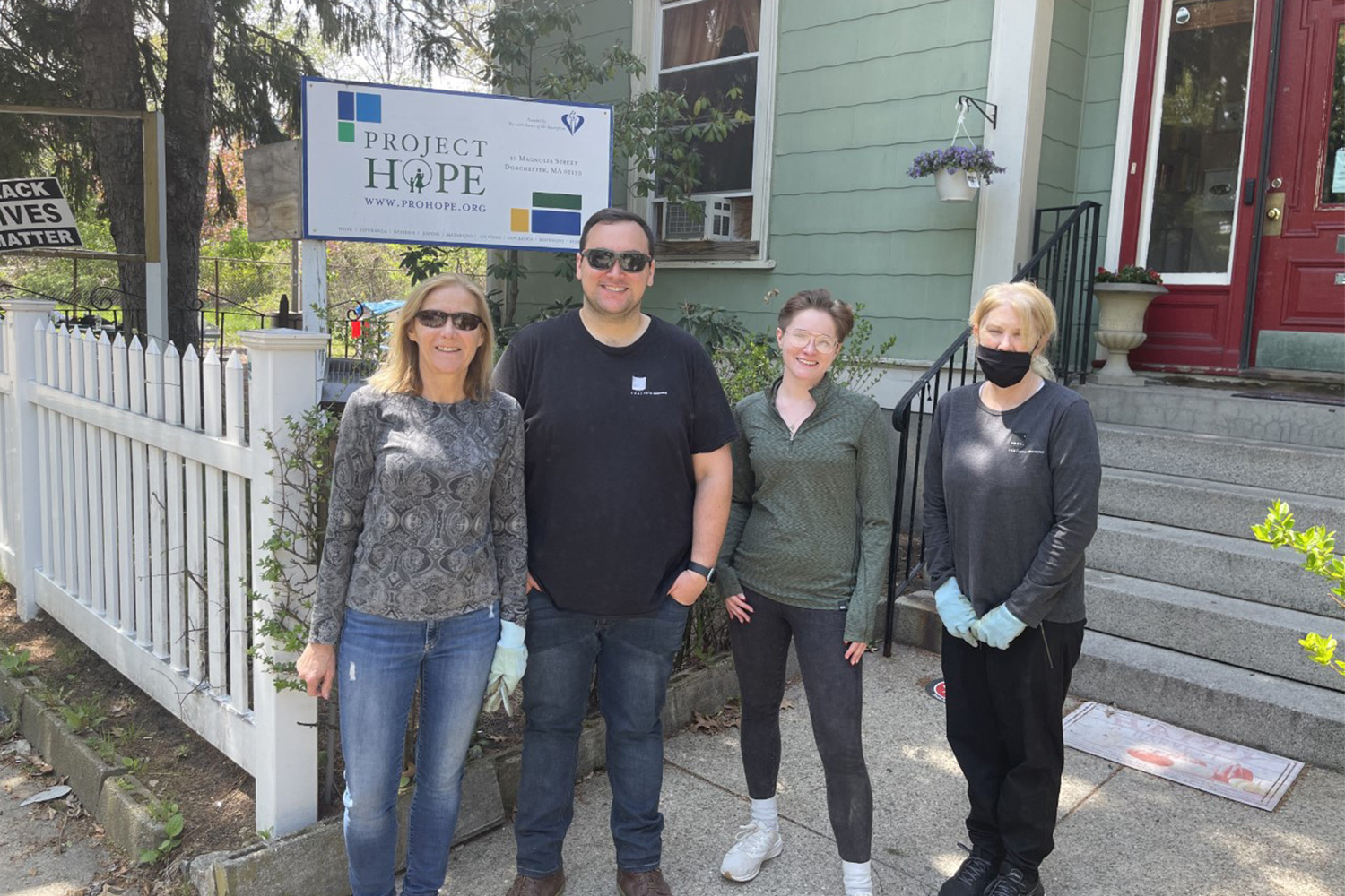 Group of volunteers at Project Hope women's shelter