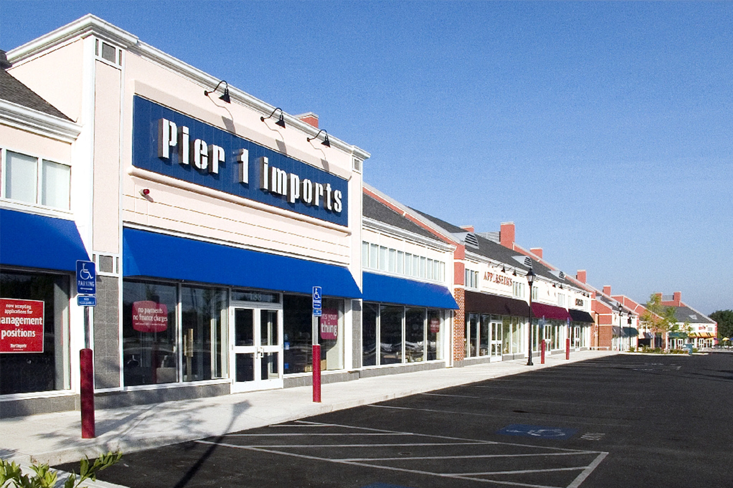 Pier 1 Imports store front in North Andover