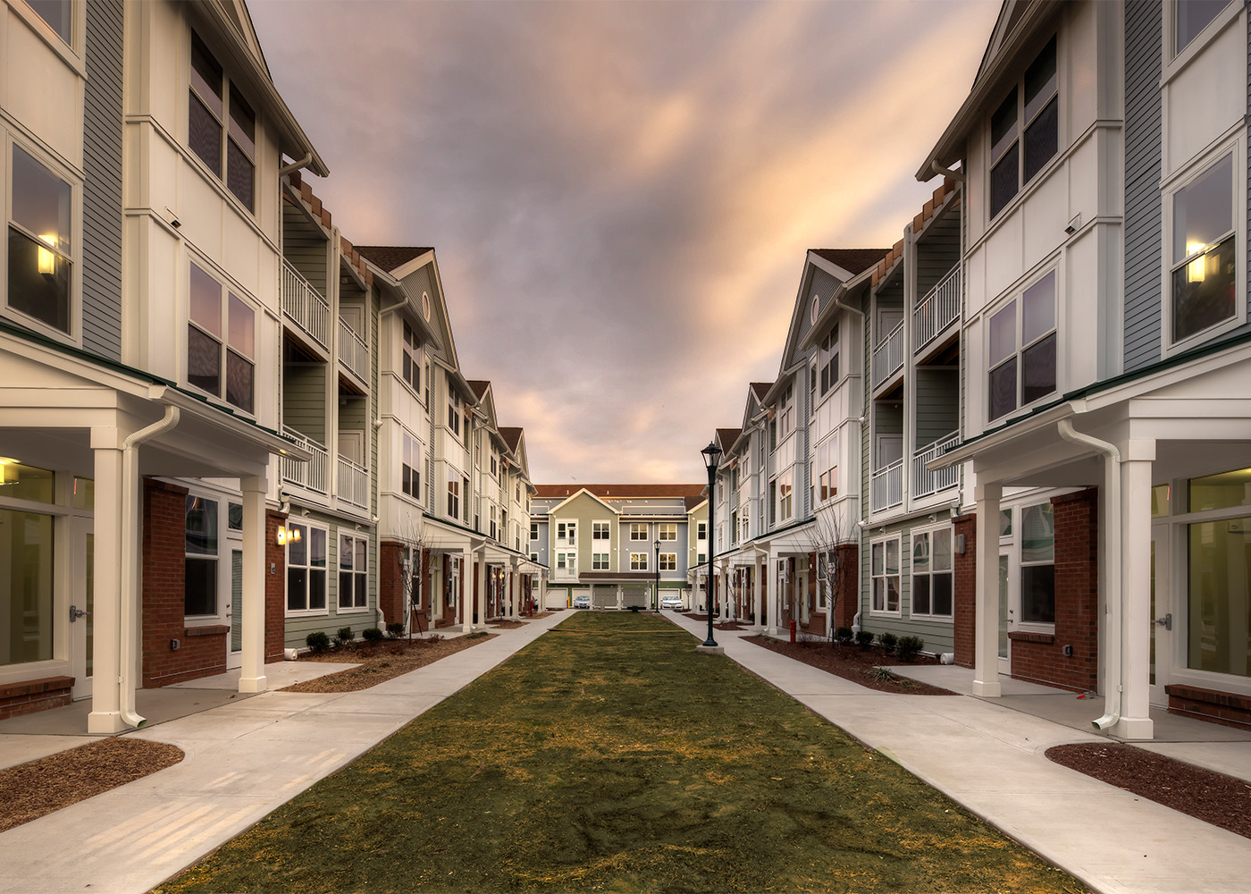 view of apartments with courtyard in middle 