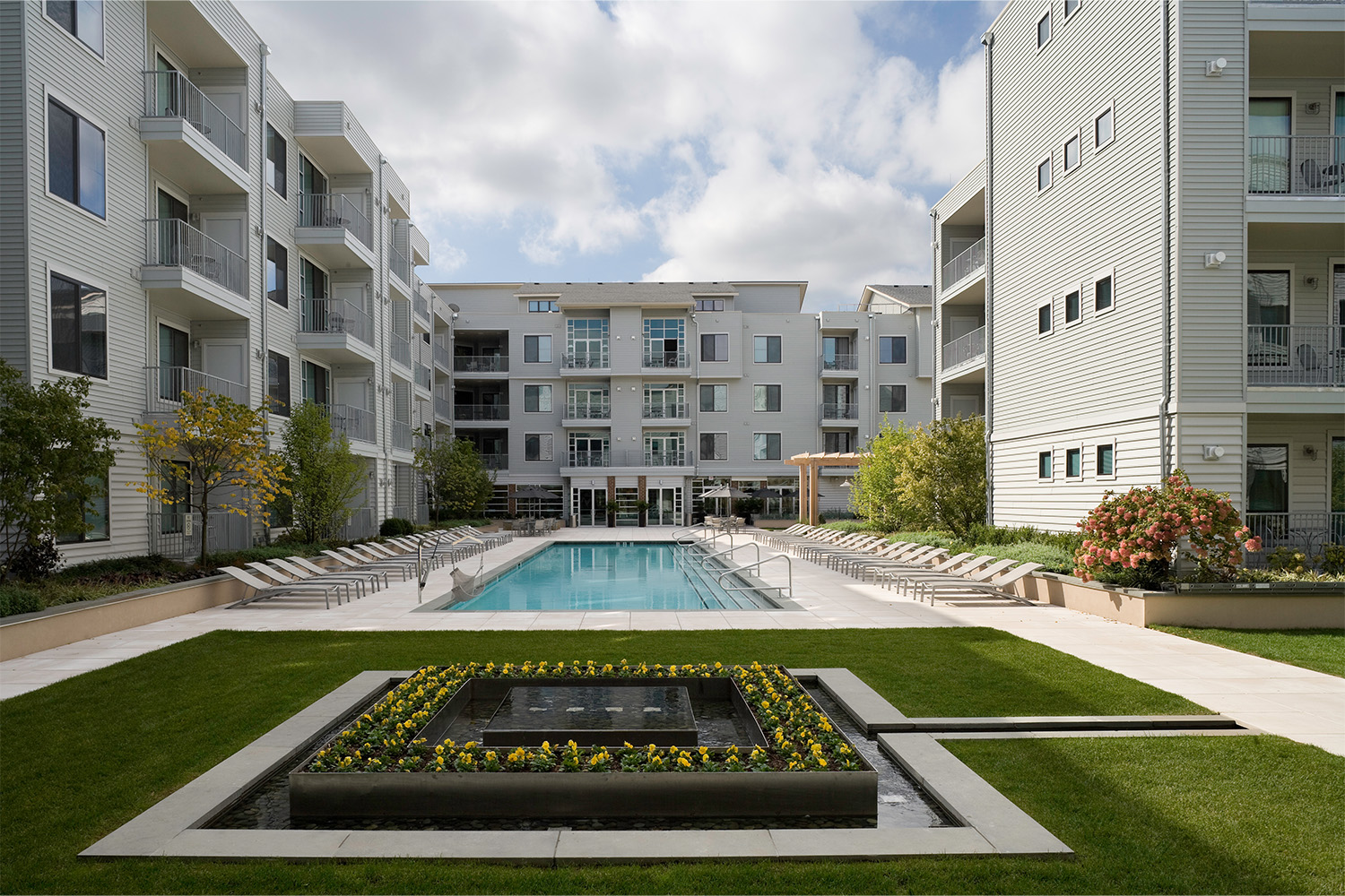 View of the pool in the center of the AVE Union complex