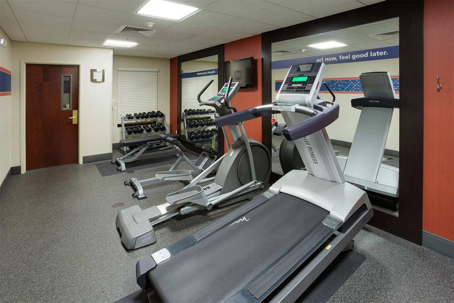 gym area at Hampton hotel with treadmills 
