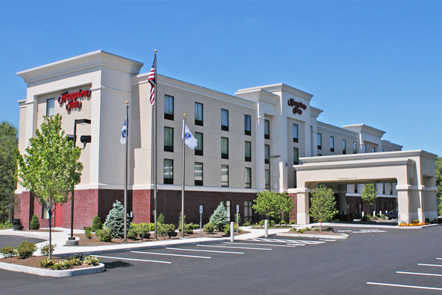 exterior of Hampton hotel in Raynham 