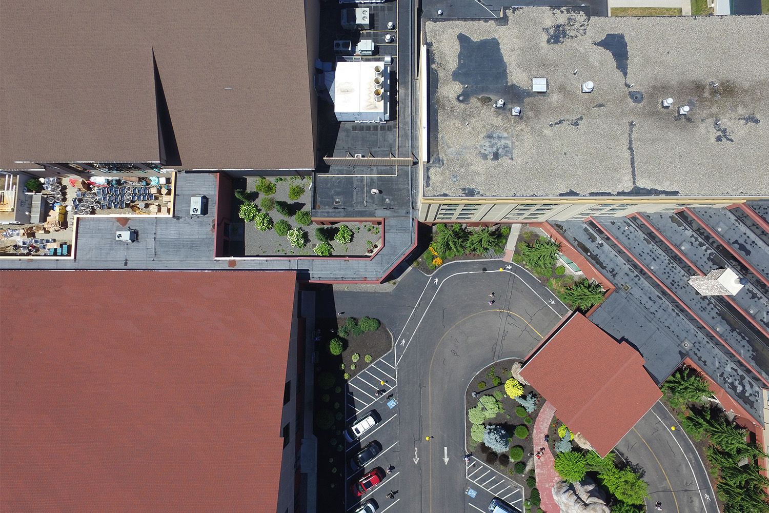 Aerial of front entrace to Great Wolf Lodge Resort in Fitchburg