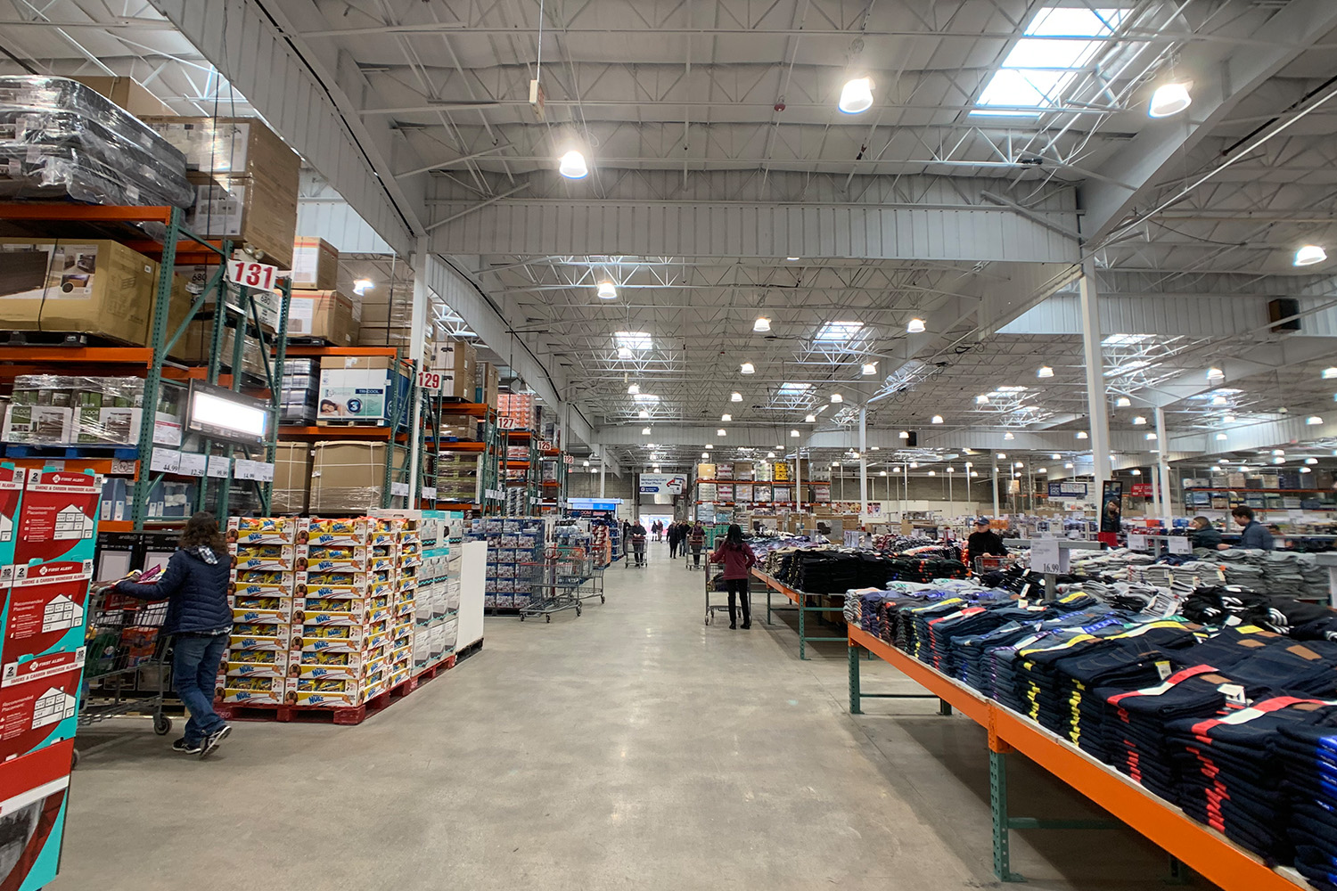 Main walkway in Costco Nashua store