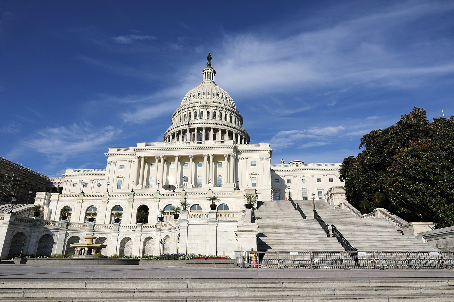 frontal view of capital hill in front of the White House 