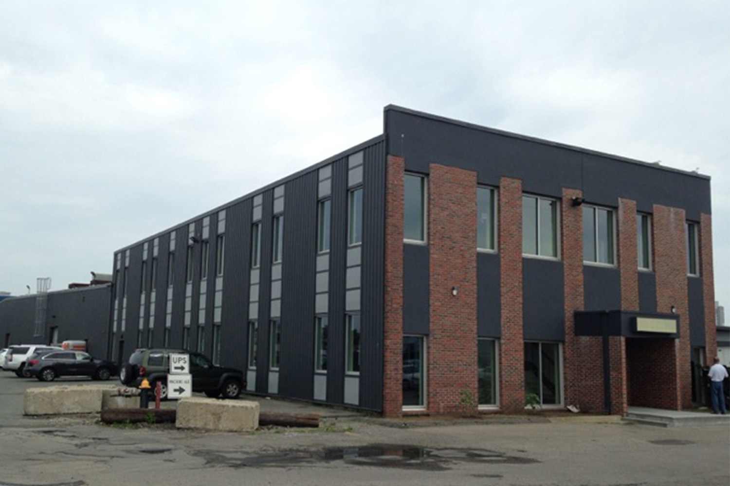 angled view of the W.B. Mason warehouse exterior
