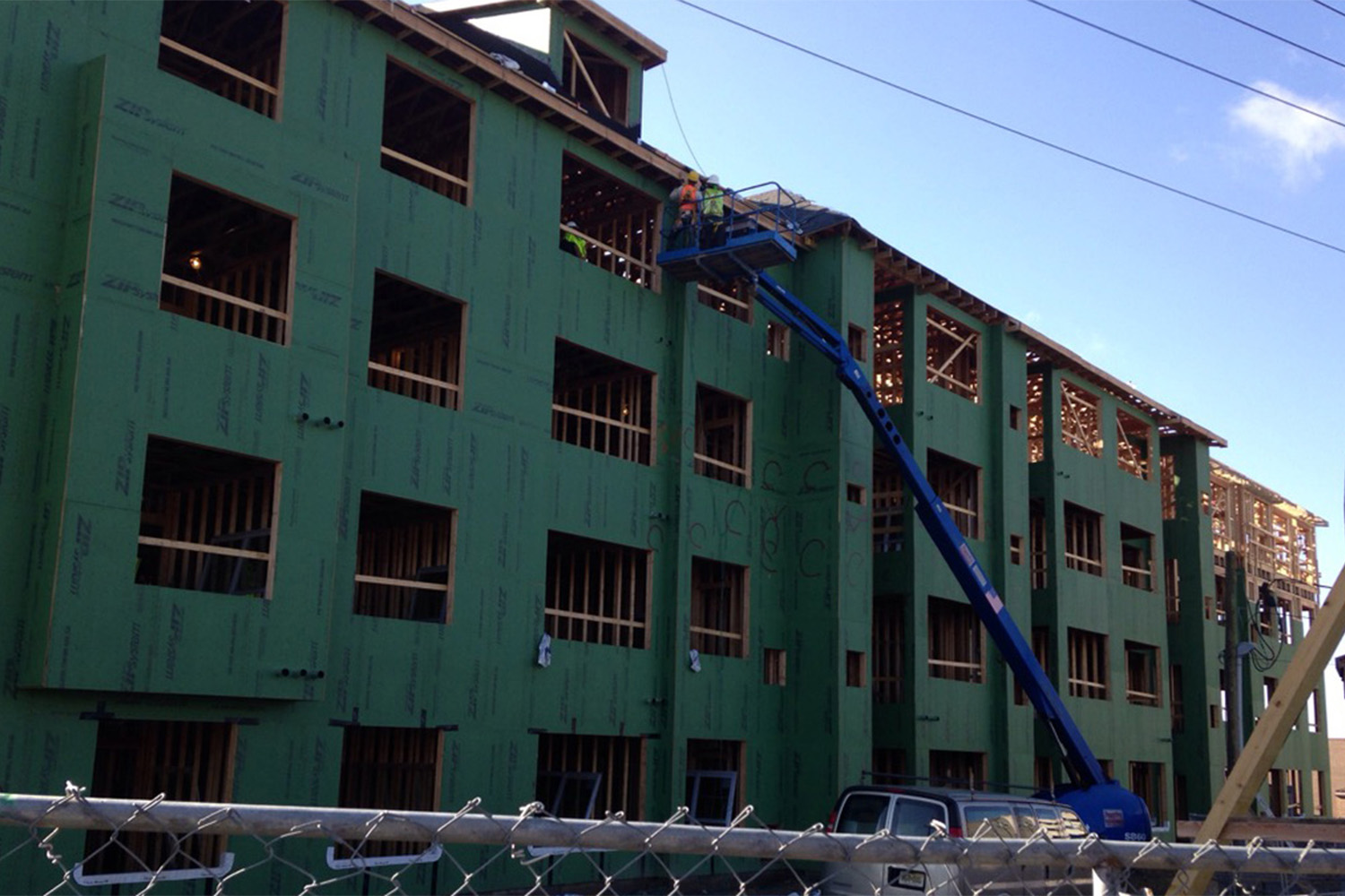 Building frame with green protective coverage 