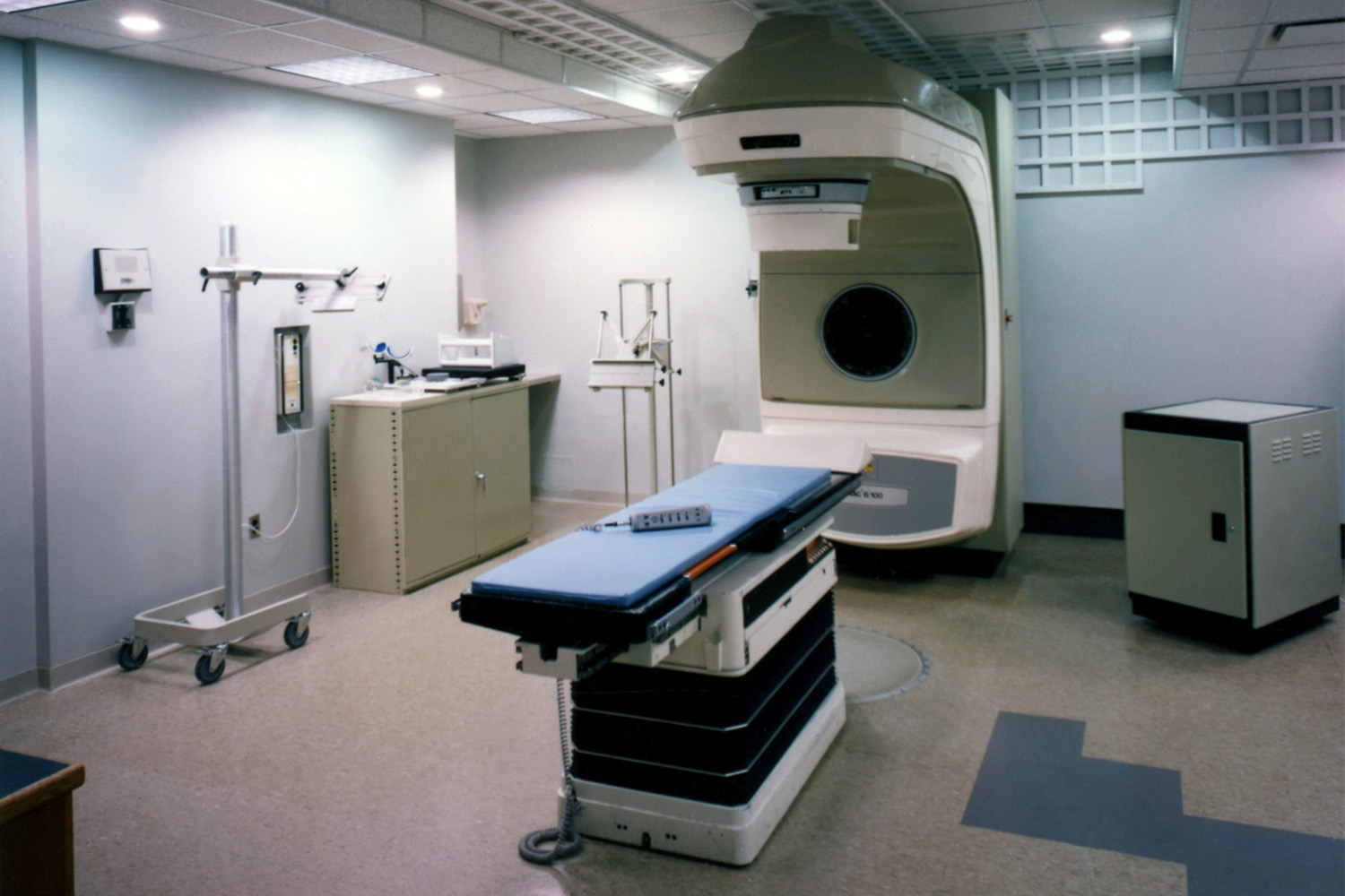 MRI room with blue operation bed