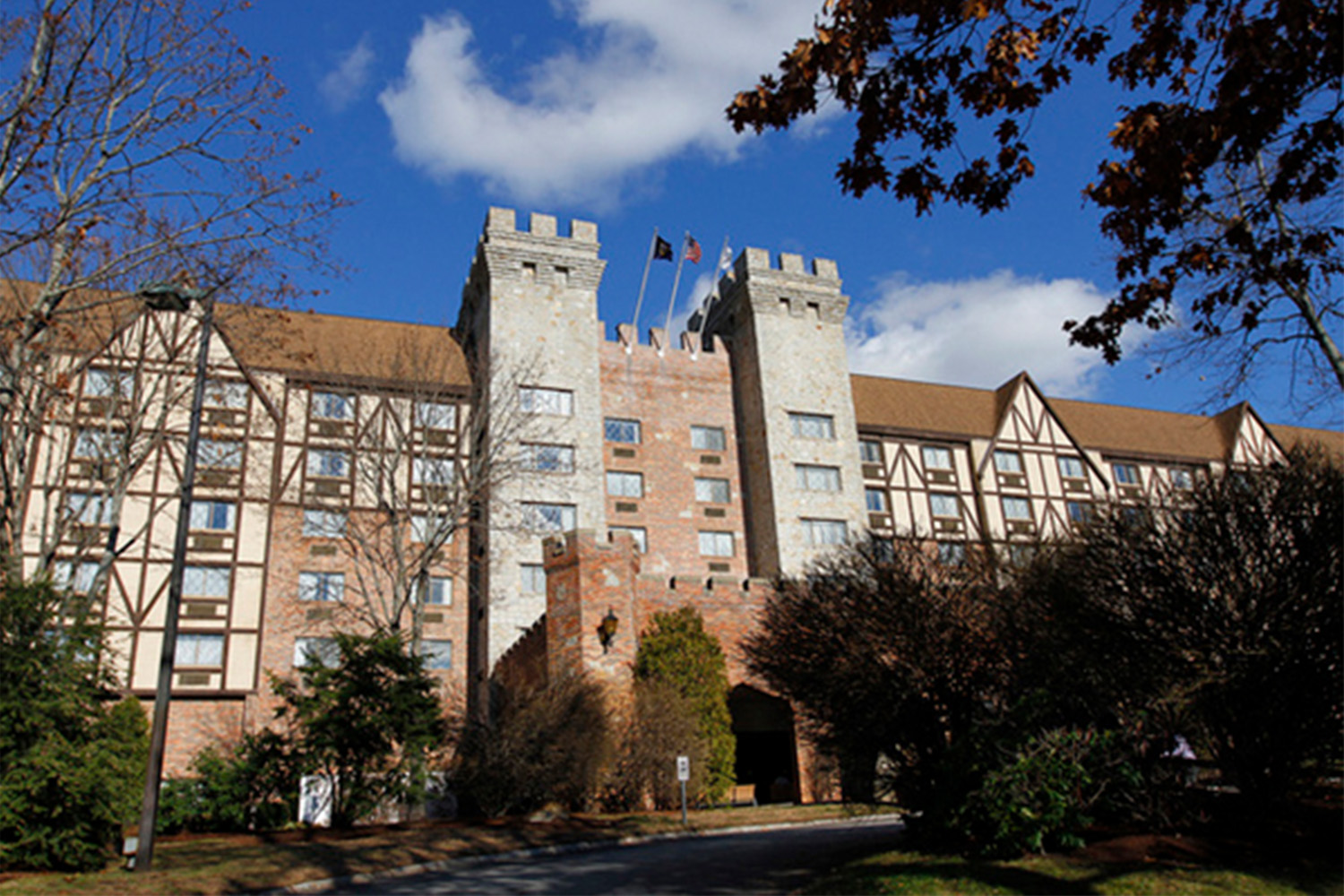 view of the Sheraton Hotel in Nashua, with castle-like pillars 